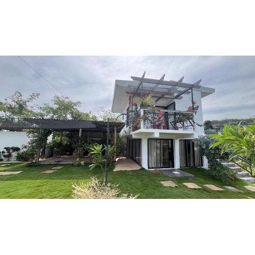 Tubajon Cliffside Villa