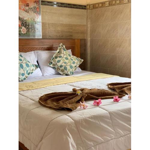 Tude's Family Homestay