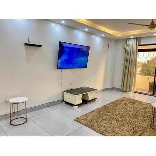 Tudor Nora apartments