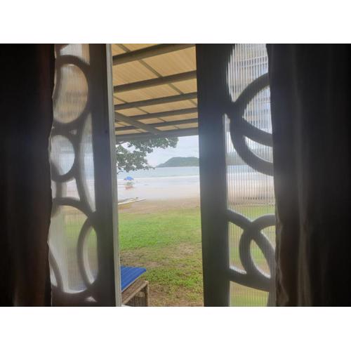 Tupi's Beachfront Home 2BR