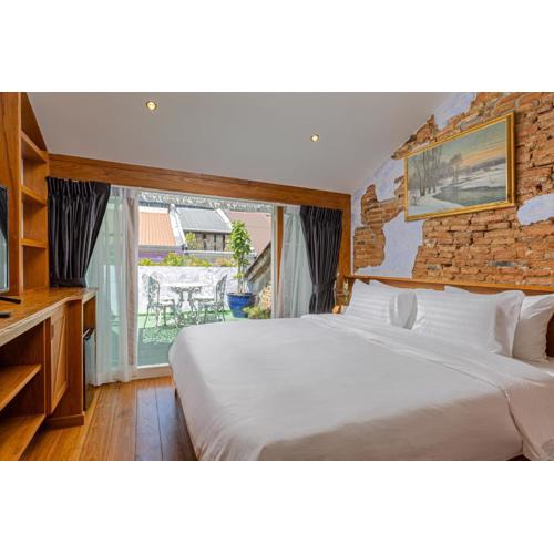 Twelve 8 Boutique House