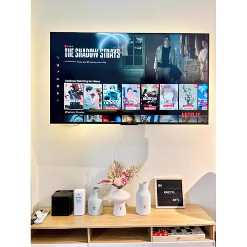 Twin Lakes Tagaytay - Uni Magical Suite