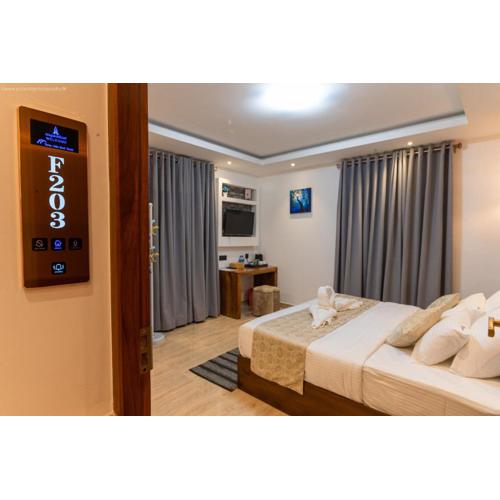 Twin Villa Red - Luxury Villa with Mountain View