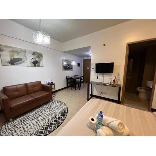 Two Palm Tree Villas by Trisha