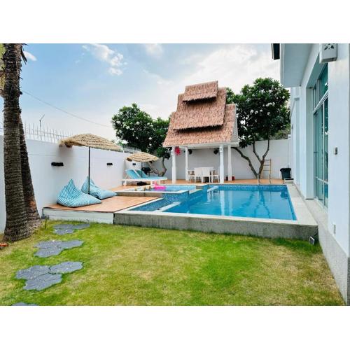 Two Pool Villa Pattaya พูลวิลล่าพัทยา Private Poolvilla
