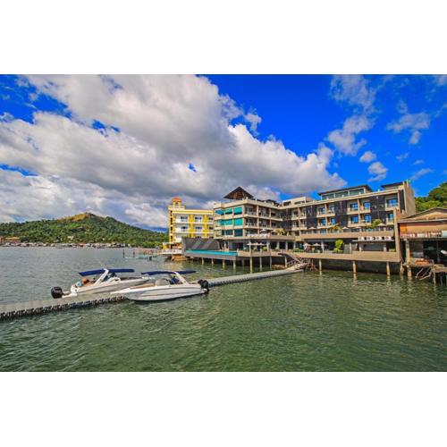 Two Seasons Coron Bayside Hotel