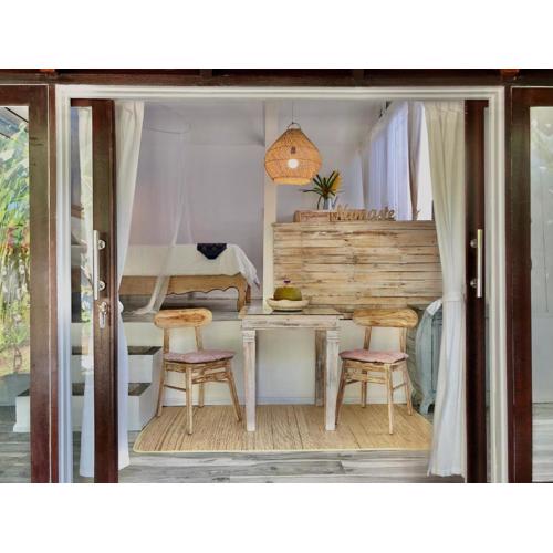 Ubud Auroville private homes with garden and kitchen