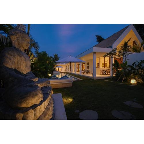 Ubud Luxury 2-Bedroom Villa with Private Pool and BBQ - Serene Escape!