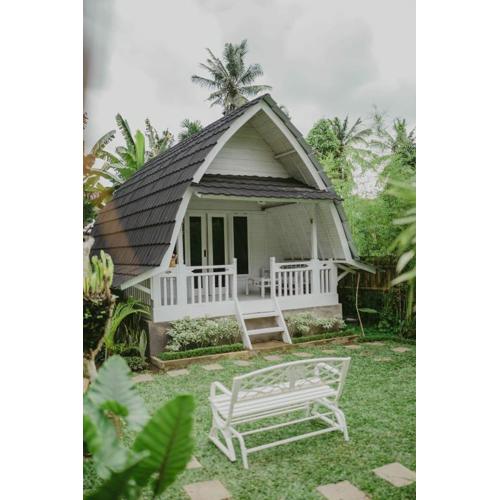 Ubud White Cottage