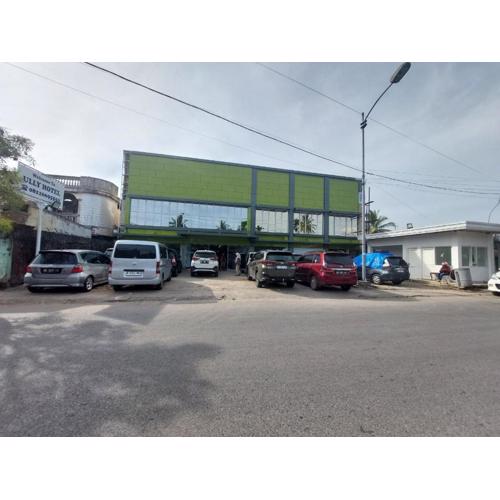 Ully Hotel Solok