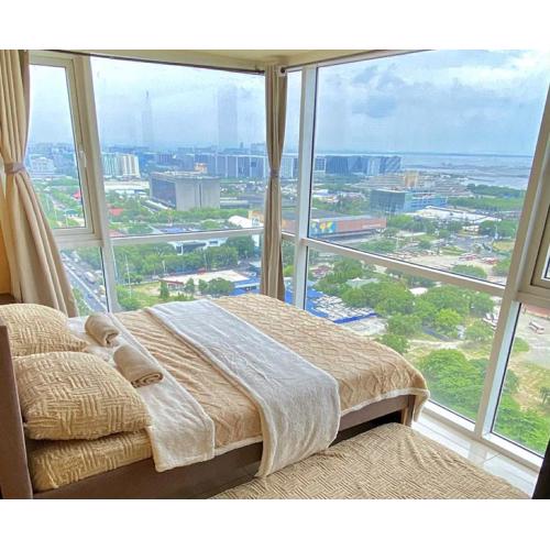 Ultimate relaxation with stunning view of Manila staycation