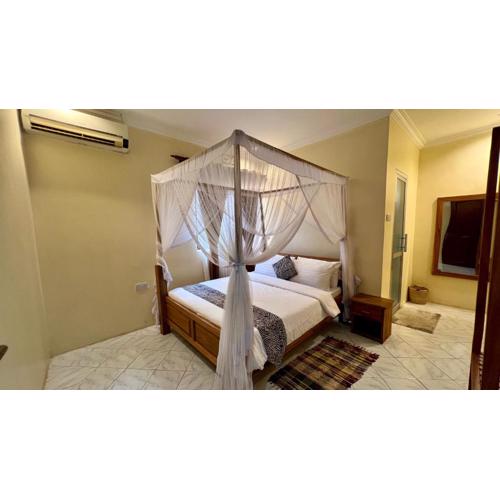 Ultra Home - Bed and Breakfast