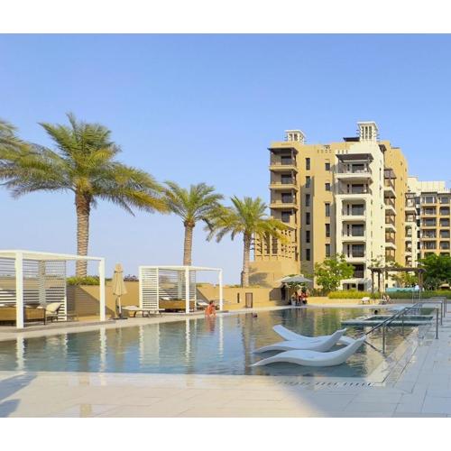 Ultra Luxury Flat with Amazing Pool Near to Burj