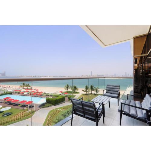 Ultra-Spacious 2BR Beach Access & Atlantis Views