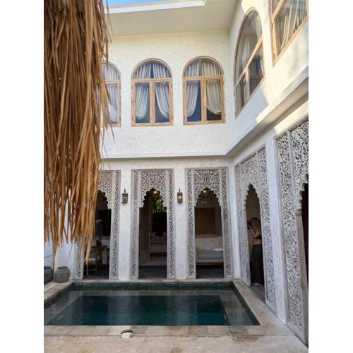 Uluwatu Central Villa with Pool, White Moon, 3BR