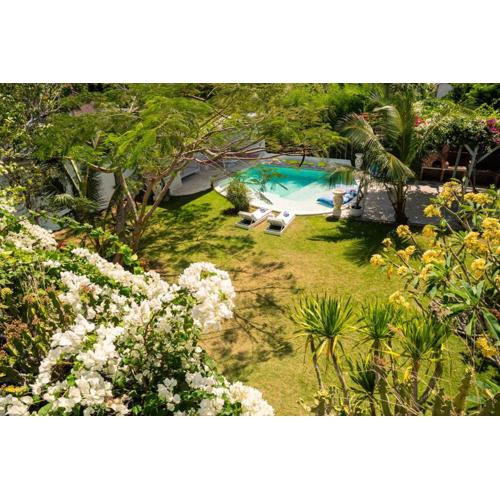 Uluwatu huge villa TOP spot walking to the beach