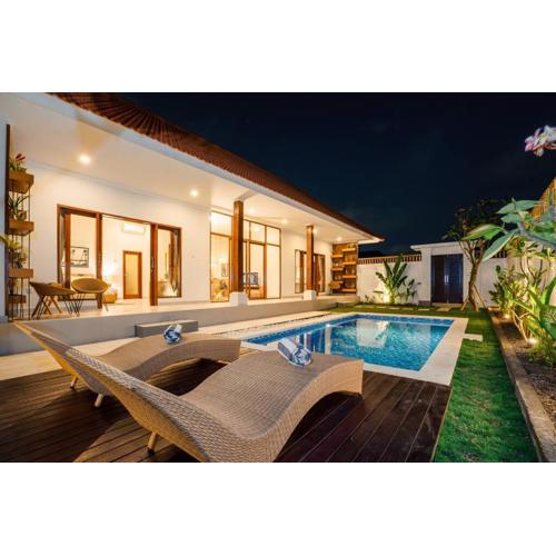 Umanala - 5 Min To Beach, Sleek Villa with Spacious Pool Area