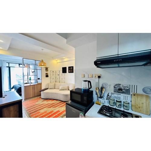 UN approved snug studio with gym