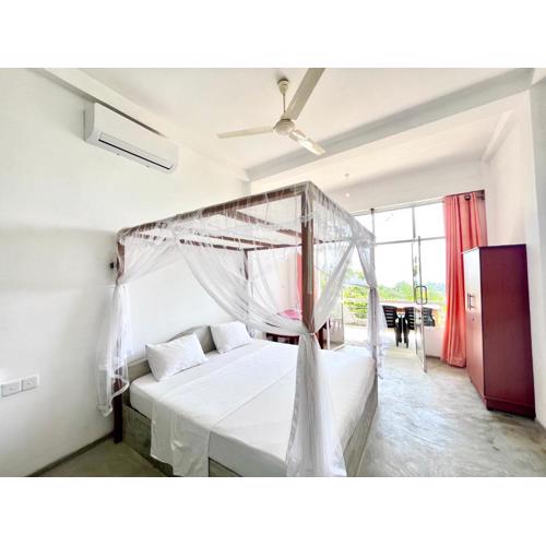 Unawatuna Sea Face Villa - 04