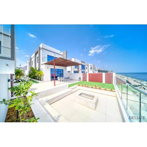 Unbeatable Price, Perfect for Groups with Sea Views by Deluxe Holiday Homes