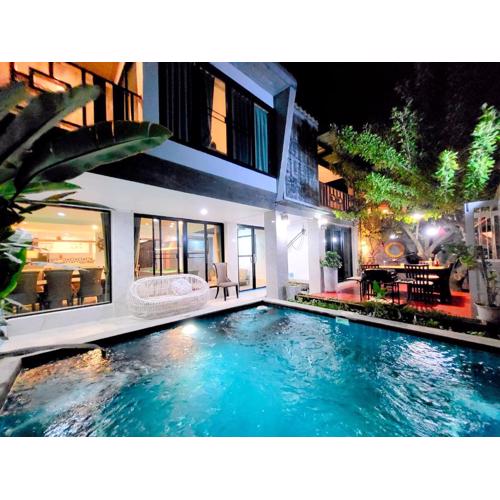 Uncle Noom Pool Villa