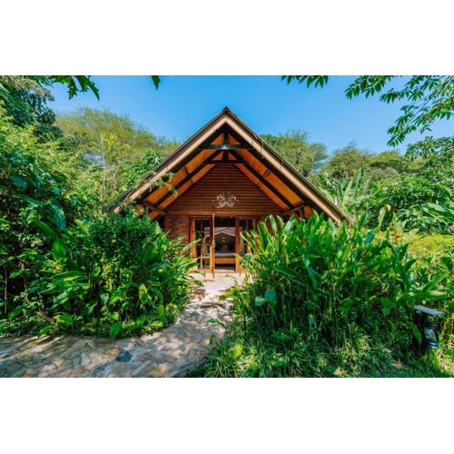 Under The Shade Safari Lodge