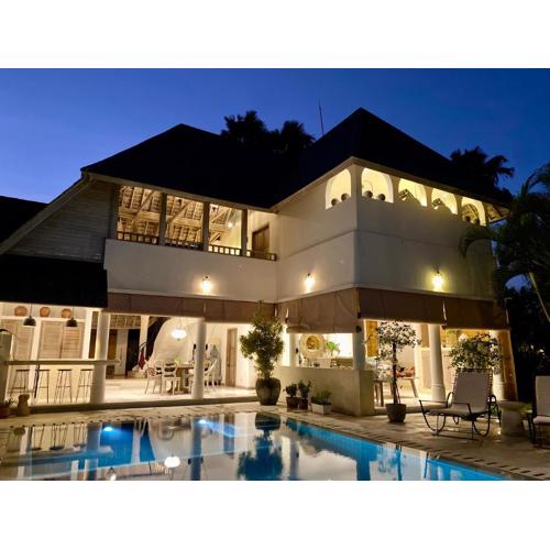 Unique 3BR Villa with Pool 5 minute walk to the Pererenan beach
