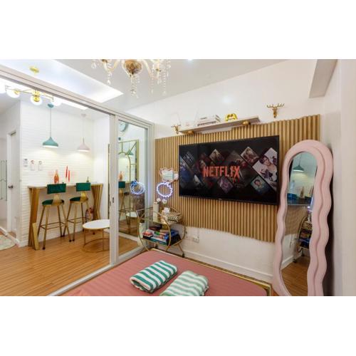 Unique Chiq Comfy Place with Board Games QC