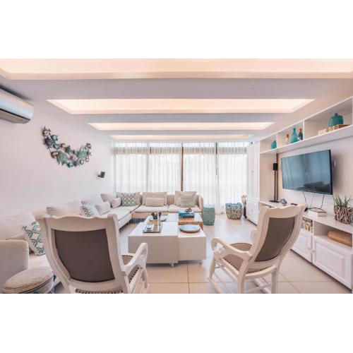 Unique gem penthouse in playa bonita