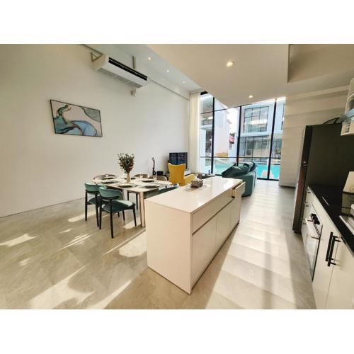 Unique Pool Slide Access Townhouse