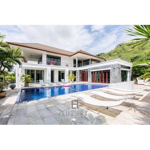 Unique Pool Villa with 5 Bedrooms and Sea View PM-C1