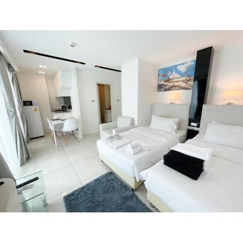 UNIQUE Studio In City Center Residence