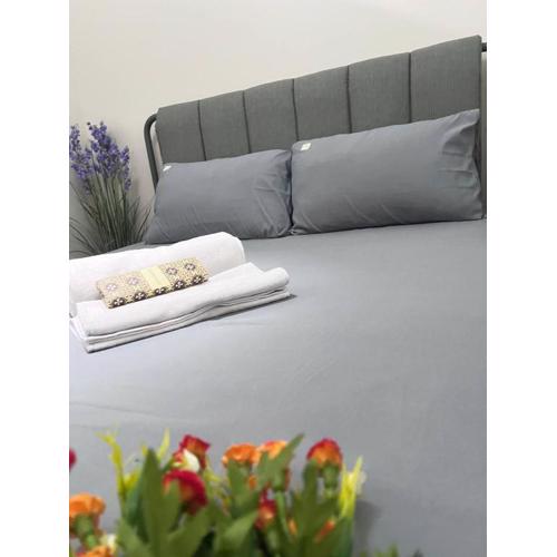 UNISTAY Shore 3 Pool View w Balcony near MOA