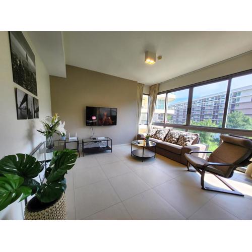 UNIXX Oasis : Grandeur 2BR Suite