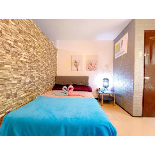 UNO'S Place with Karaoke,Wifi,Netflix and Balcony