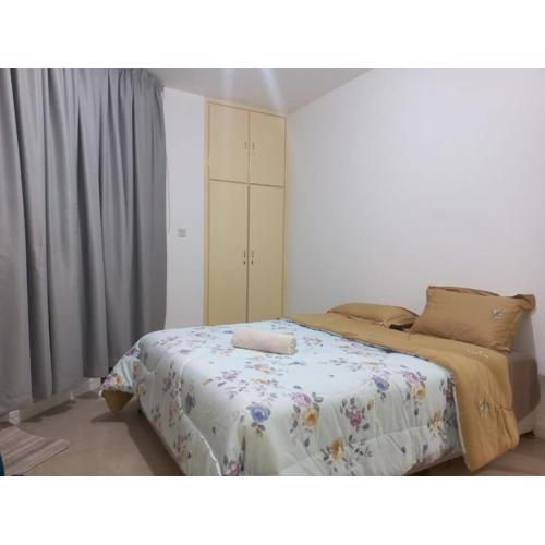 UNO#SErEnERoomInAHomE