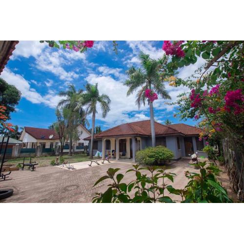 Ununio Beach Holiday Home