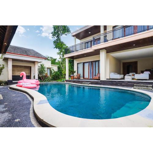 Unwind in 2BDR Ubud Villa Oceania - Huge Pool & Lawn
