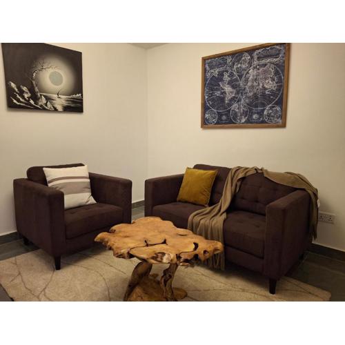 Unwind Suites Riverside