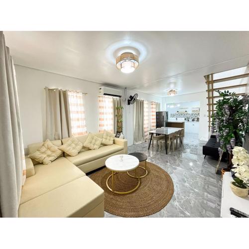 Up To 13 PAX near Clark Speedway & Aqua Planet