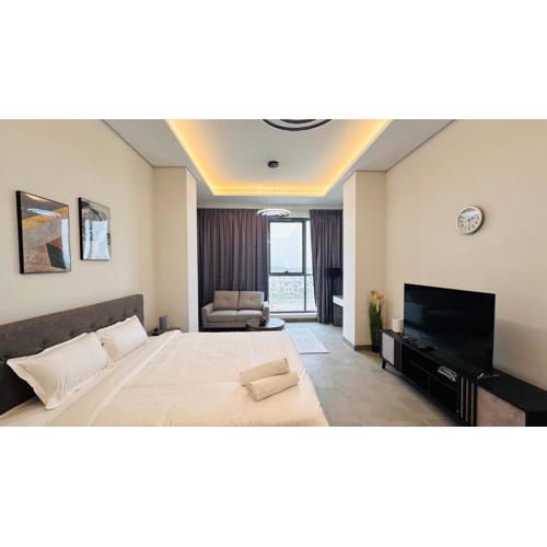 Upscale Apartment at Oval Tower Near Downtown with Balcony and Parking by Belvilla