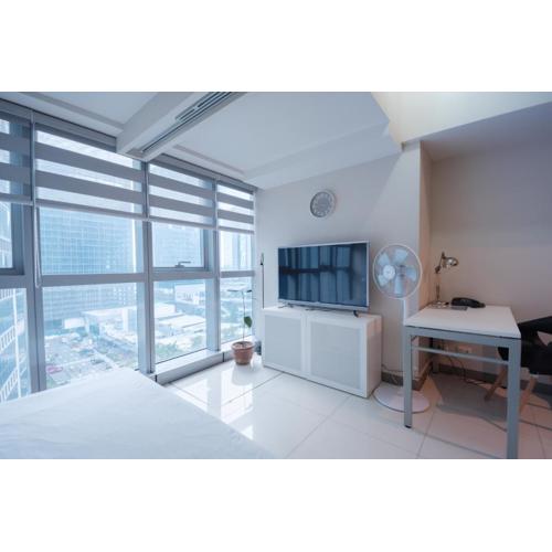 Uptown BGC Luxury 1br Suite with Fast Wifi