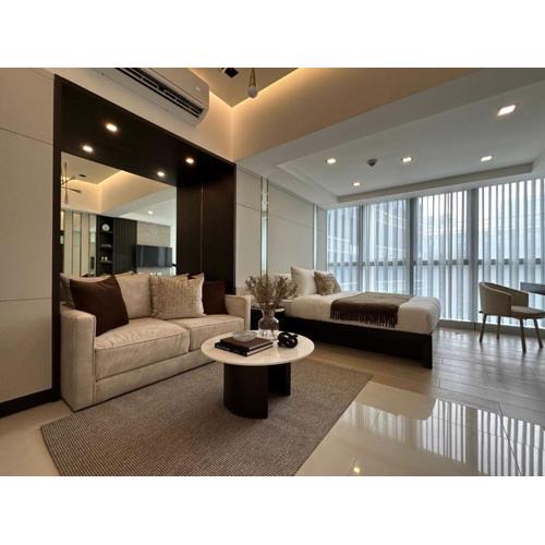 Uptown Parksuites BGC