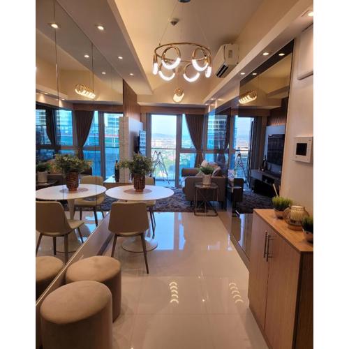 Uptown Parksuites Tower 2 BGC - Staycations Up Above 9