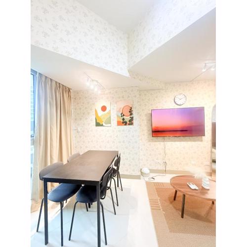 Uptown Parksuites Tower 2
