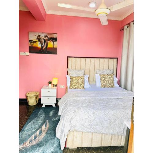 Urban Affordable Private City Room- Amazing View, Fast WiFi & Walkable Location