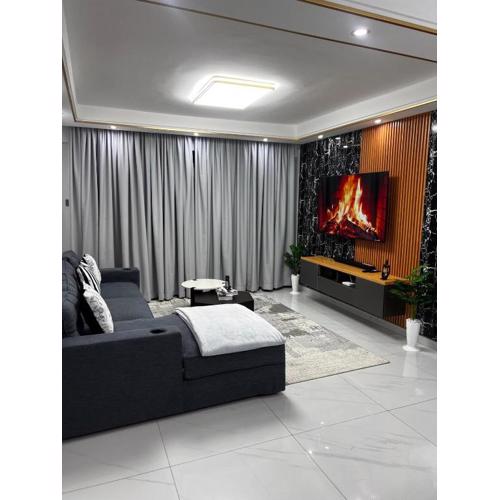 Urban Charm 2BR Apartment