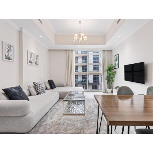 Urban Chic- Stylish 1BR Stay in Dunya Tower