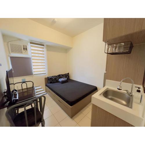 Urban Deca EDSA Staycation w/Unli Wi-Fi & Netflix