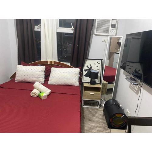 URBAN DECA Staycation